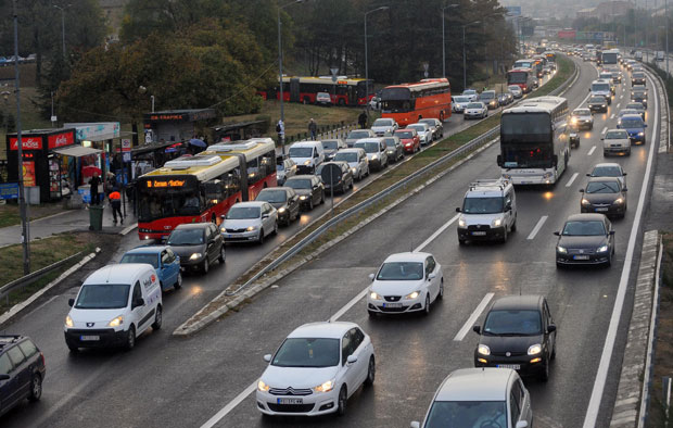 Километарске колоне због Аутокоманде